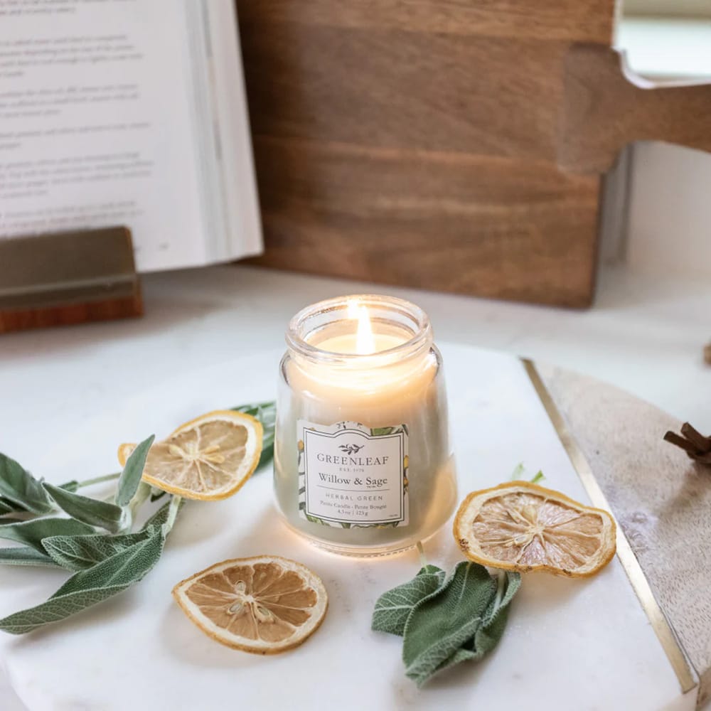 Small Willow & Sage candle, 4,3 oz - Image 3 - Décors Véronneau