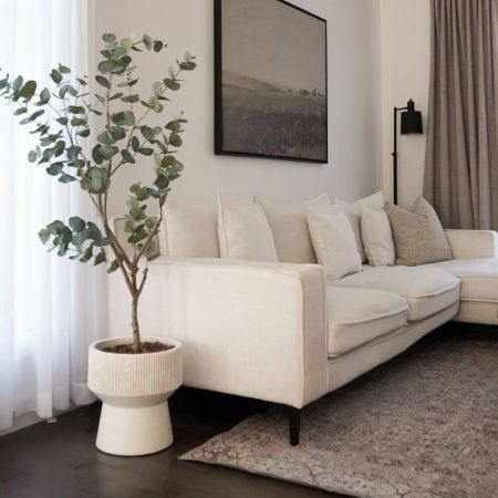 Buisson d'eucalyptus artificiel en pot noir, 55'' - Décors Véronneau