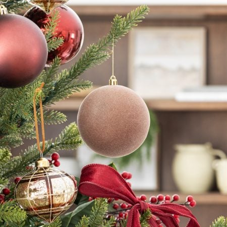 Box of velvet brown Christmas ball ornaments, 4-6'' - Décors Véronneau