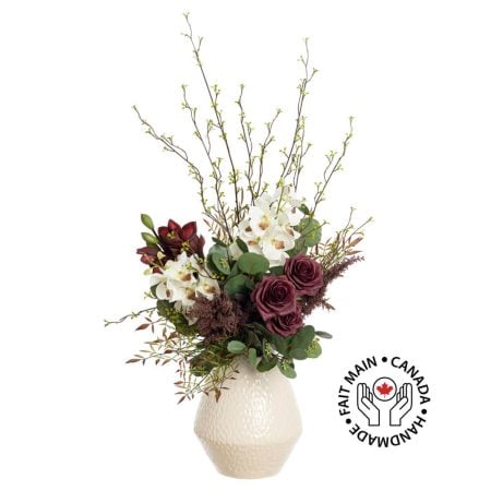 Arrangement floral automnal d'astilbes et roses bourgogne artificiels