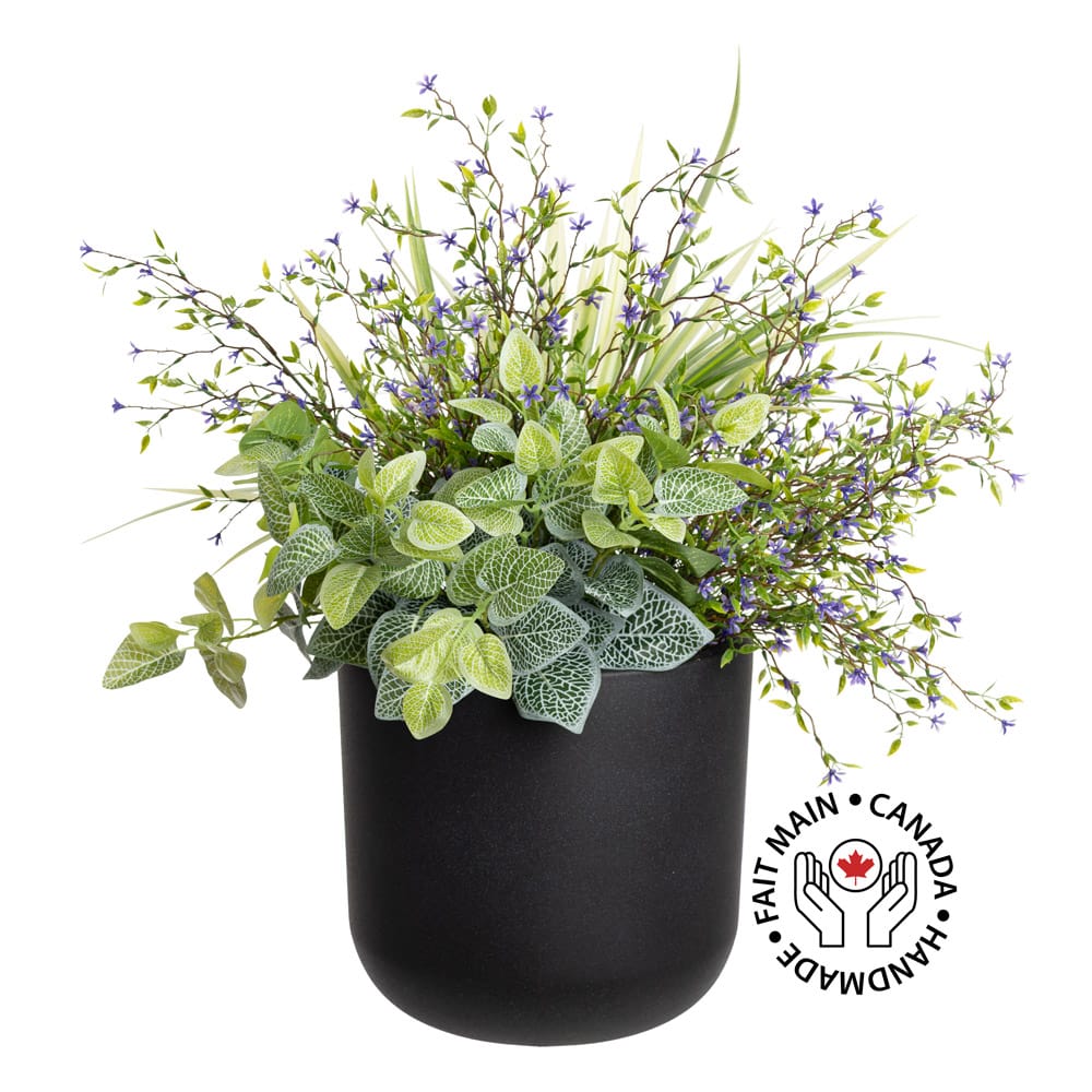 Arrangement de fleurs mauves artificielles en pot noir arrondi - Décors Véronneau