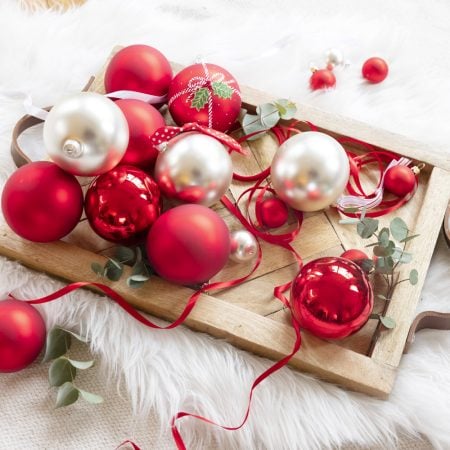 Box of 16 red glass Christmas ornaments, 1,5'' - Décors Véronneau