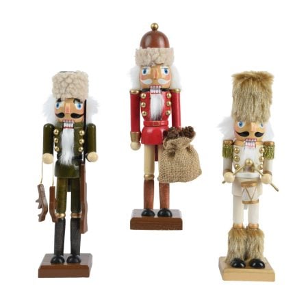 100% FSC rustic pinewood nutcracker, 10''