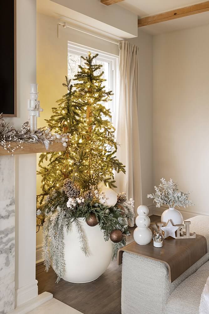 Sapin de Noël givré illuminé artificiel, 4-6' – Image 2 - Décors Véronneau