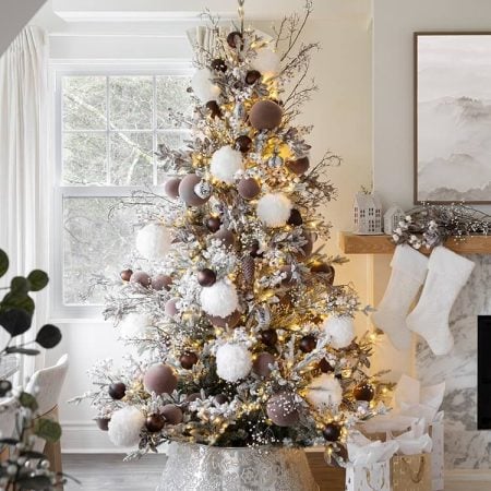 Box of velvet brown Christmas ball ornaments, 4-6'' - Décors Véronneau