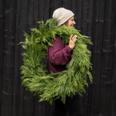Artificial cedar Christmas wreath - Décors Véronneau