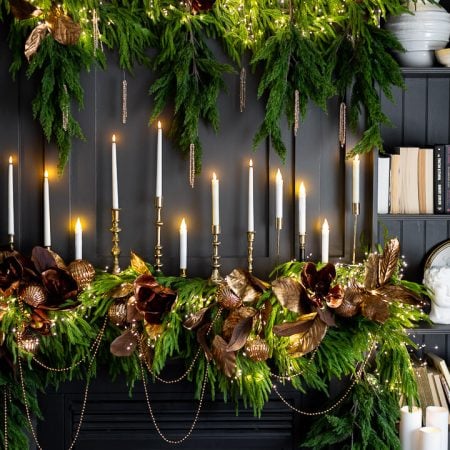 Small brandy pearl Christmas garland, 393'' - Décors Véronneau