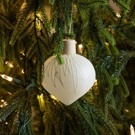 Cream or mint green glass ornament with wooden cap, 3'' - Décors Véronneau