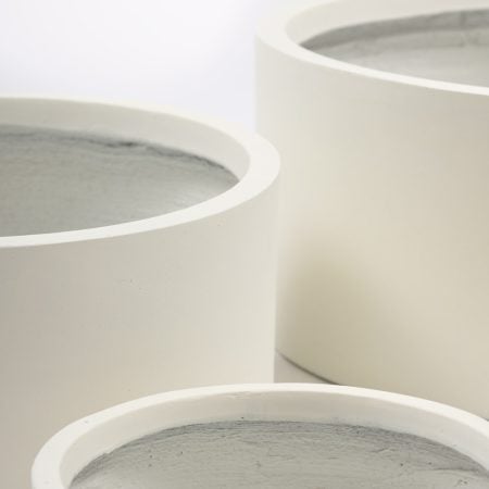 Matte white fibercement low planter - Décors Véronneau