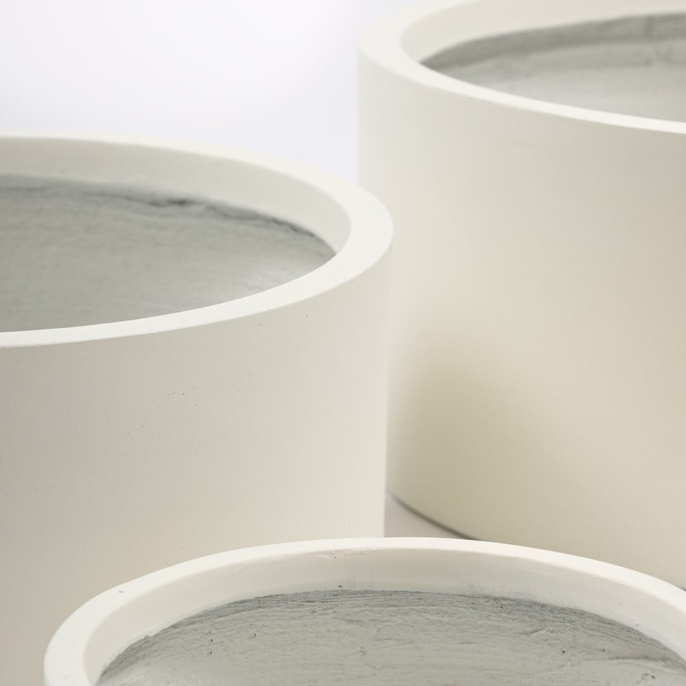 Matte white fibercement low planter - Image 2 - Décors Véronneau
