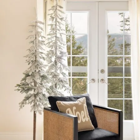 Snow-covered alpine fir tree, 4-12' - Décors Véronneau
