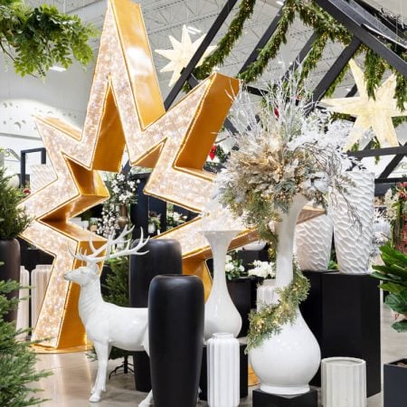 Outdoor walkthrough star arch, 3200 twinkling LEDs, 13,5 x 16,5' - Décors Véronneau