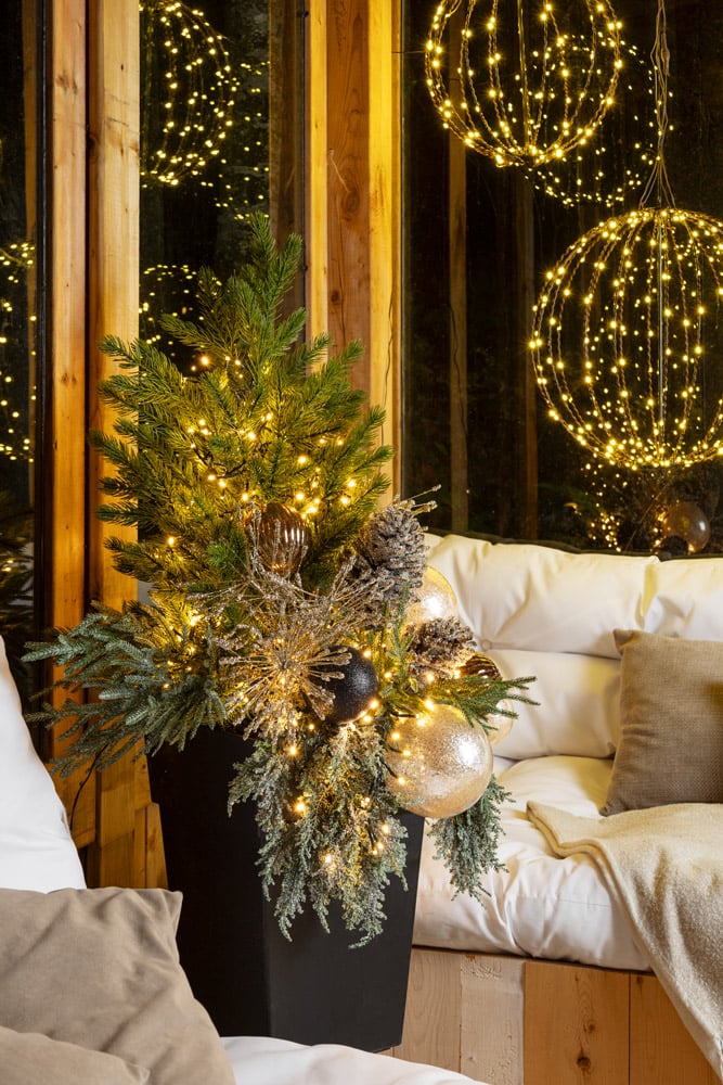 Arrangement festif pour l'extérieur ''Broadway'' – Image 2 - Décors Véronneau