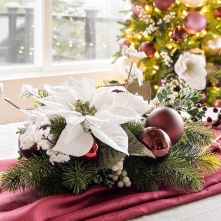 Plateau avec arrangement de Noël bourgogne - Décors Véronneau