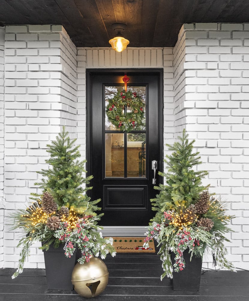 Illuminated outdoor arrangement - Décors Véronneau