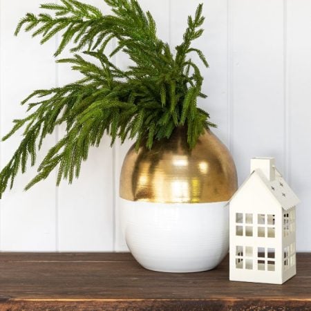 Antique-finish gold and white metal vase - Décors Véronneau