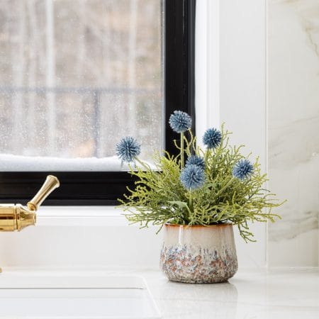 Small ceramic plant pot with blue glazing - Décors Véronneau
