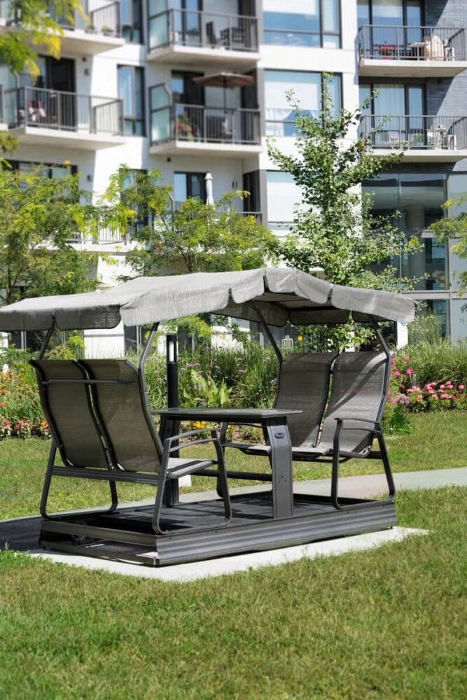 Balancoire, résidence pour ainés - Décors Véronneau