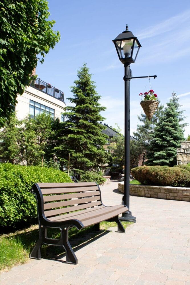 Banc de parc, résidence pour ainés - Décors Véronneau