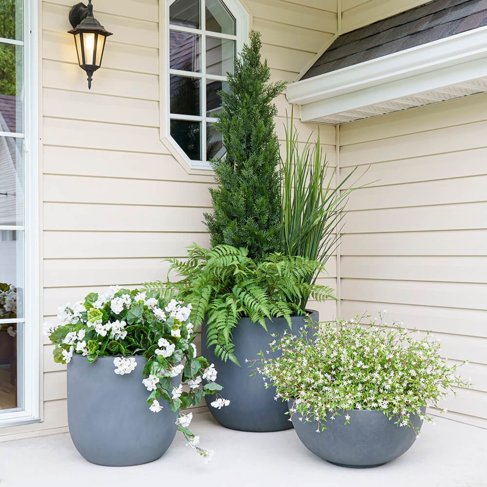 Géraniums blancs artificiel pour l'extérieur en pot - Décors Véronneau