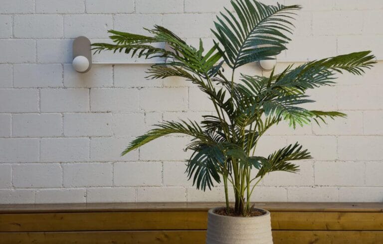 Palmier extrérieur artificiel en pot - Décors Véronneau