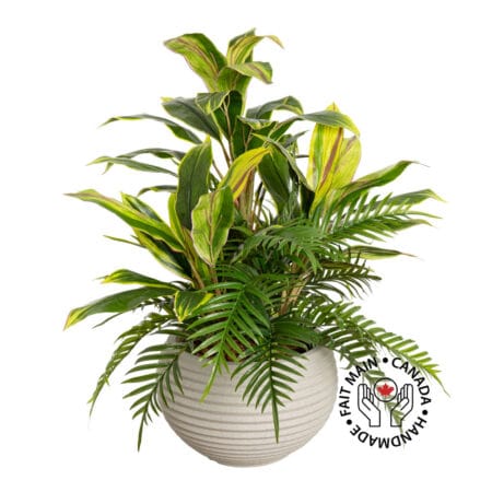 Arrangement extérieur artificiel de feuilles de palmier et dracaena