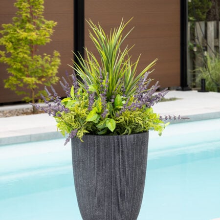 Jardinière de sol avec lavande et verdure - Décors Véronneau