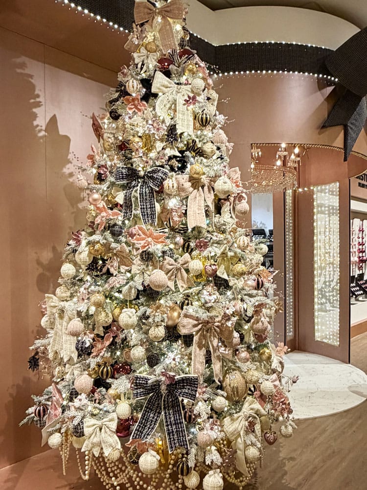 Sapin de Noël rose et crème - Décors Véronneau