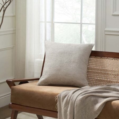 Transitional  handwoven neutral throw pillow, 20 x 20'' - Décors Véronneau