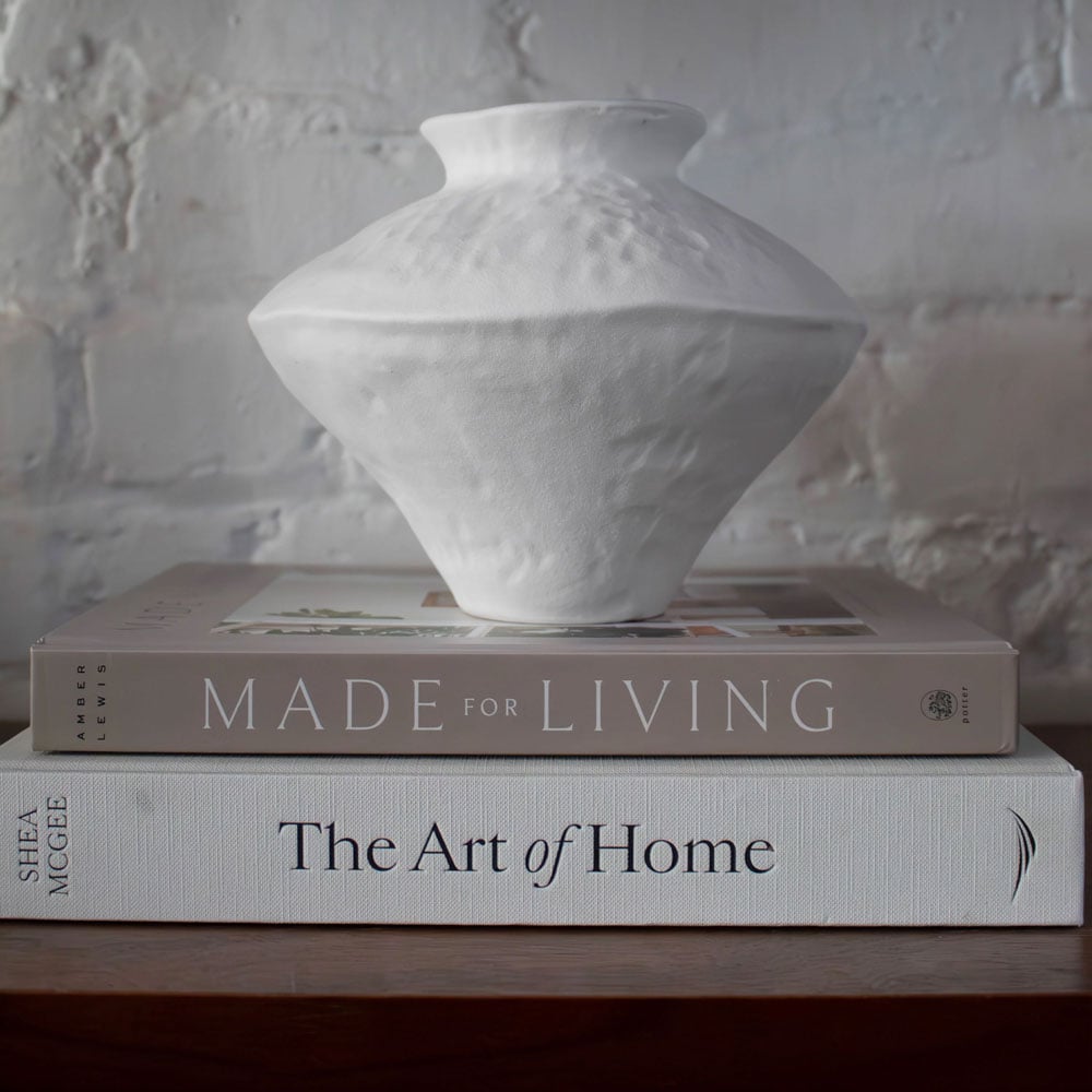 Vase artisanal en porcelaine blanche - Décors Véronneau