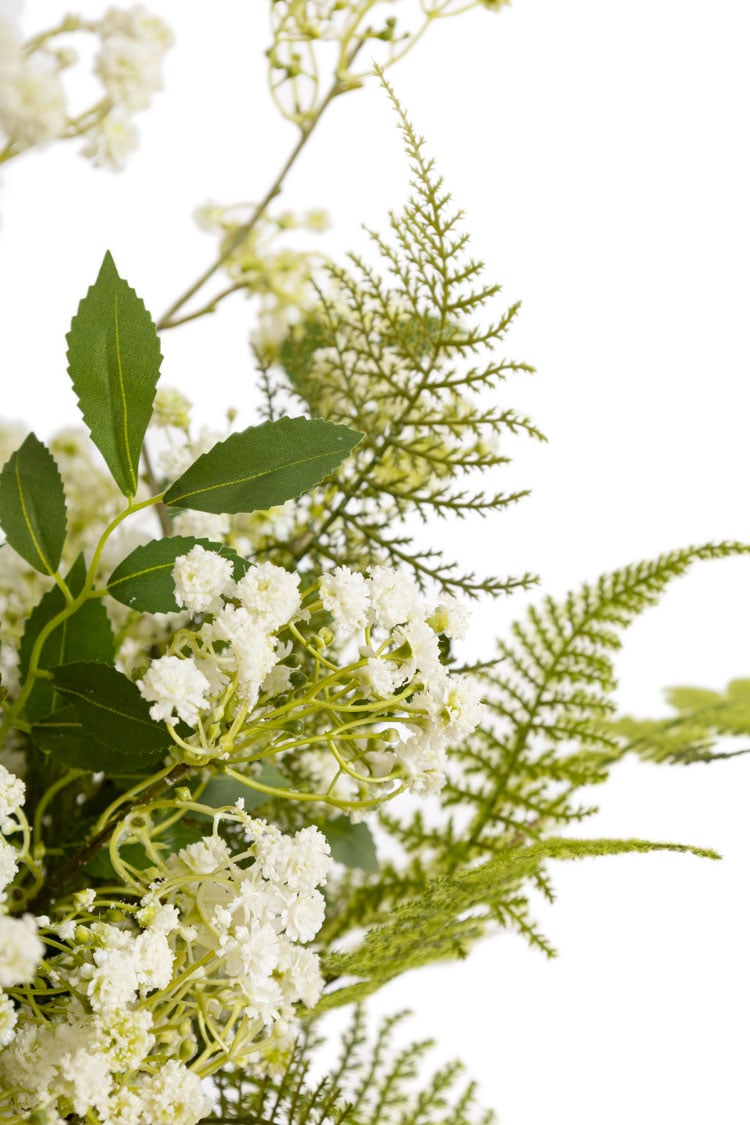 Bouquet de petites fleurs blanches et fougères - Décors Véronneau