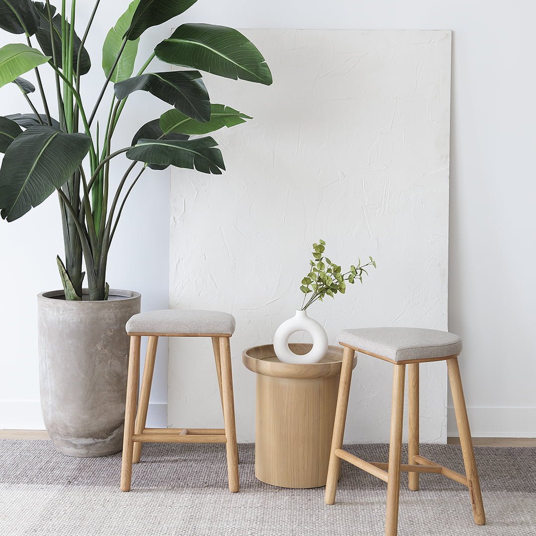 Handmade white porcelain donut vase, 8,5 x 8,5