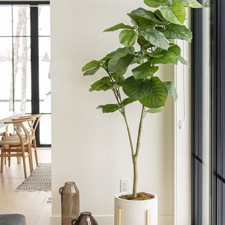 Cache-pot blanc sur pied en bois - Décors Véronneau