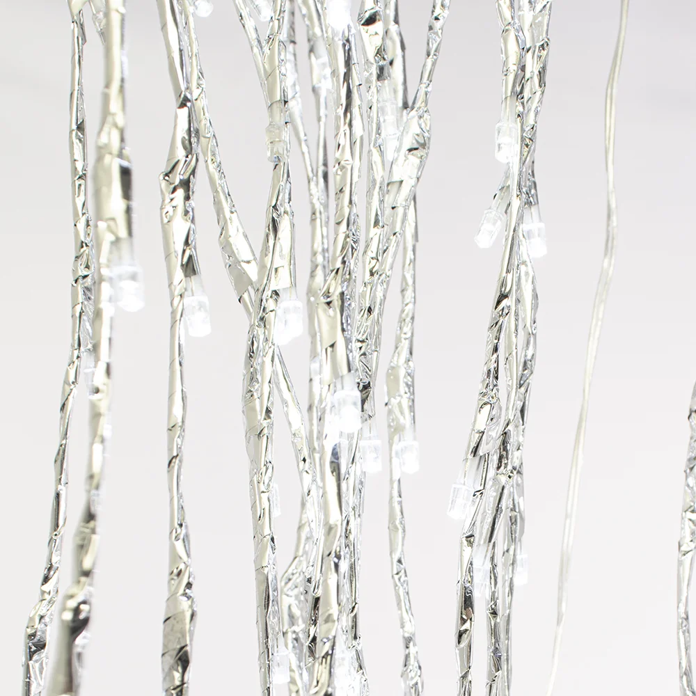 Retombée lumineuse scintillante, 800 lumières DEL, blanc pur, int/ext, 24' - Décors Véronneau