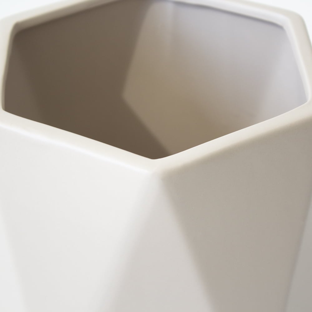 Beige ceramic vase, 8 x 5'' - Décors Véronneau