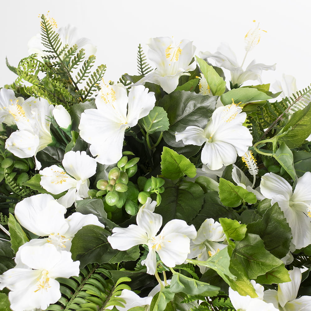 White funeral flower arrangement Décors Véronneau