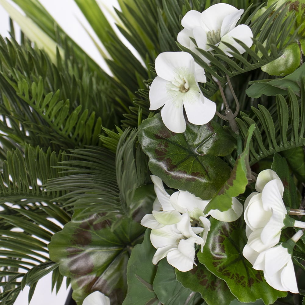 Arrangement floral extérieur de géranium blanc et feuillage artificiels, 55