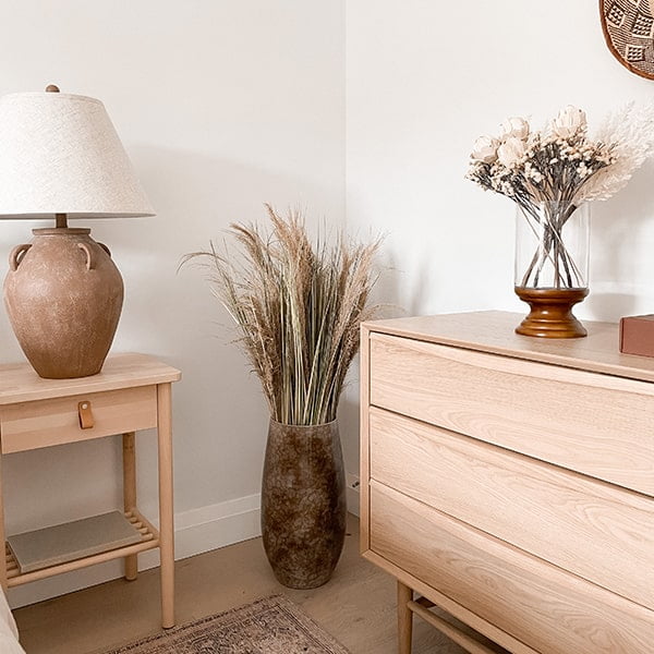 Vase en verre sur base en bois, 11,5 x 6'' - Décors Véronneau