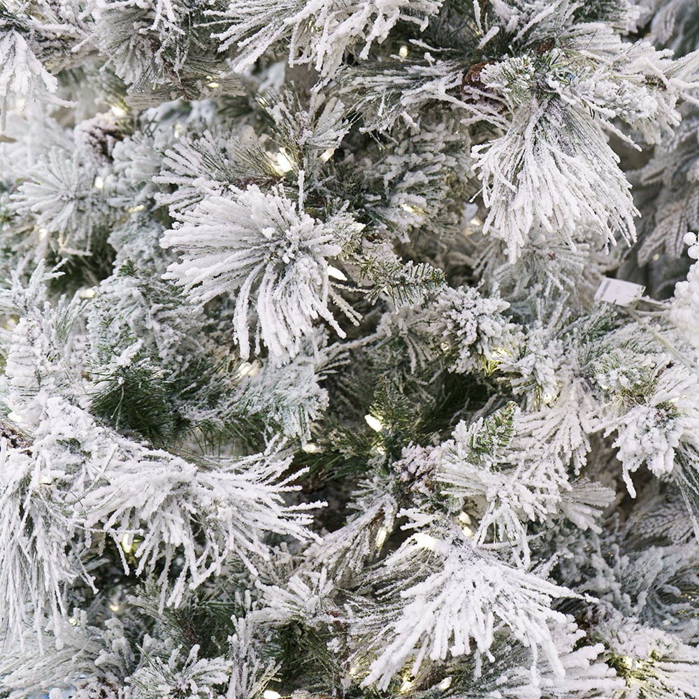 Sapin de Noël illuminé blanc norvège artificiel, 7,5-12' – Image 4 - Décors Véronneau