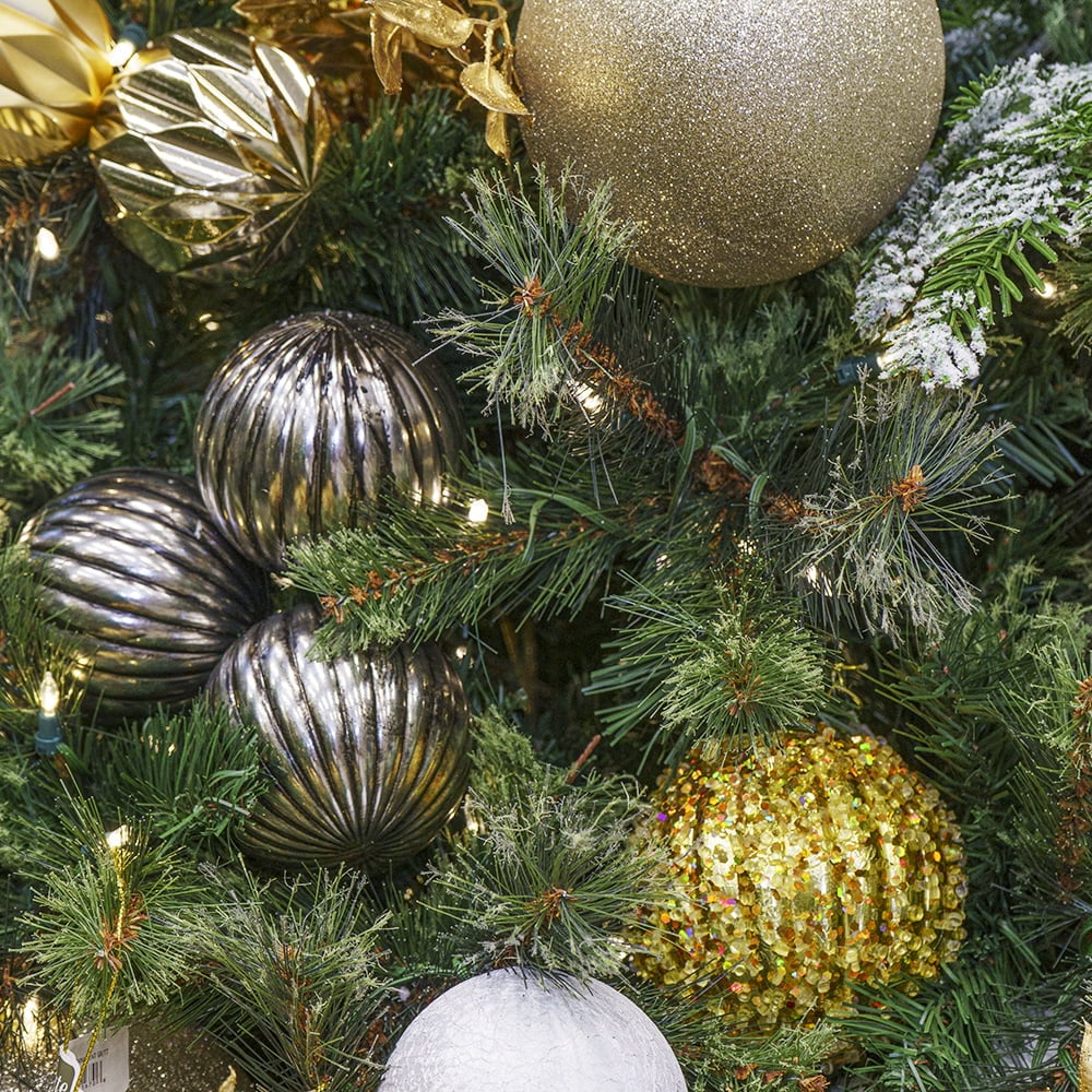 Pinecone cashmere artificial Christmas tree, 500 LEDs, 90'' - Image 5 - Décors Véronneau