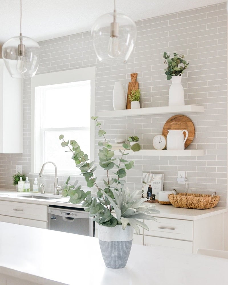 Grey ceramic vase, 10 x 7,5'' - Décors Véronneau